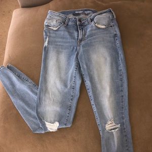 Light washed skinny jeans